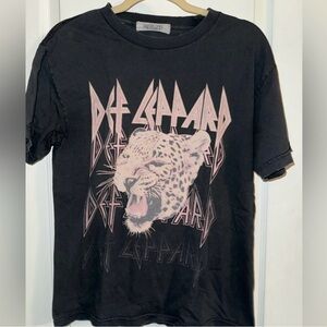 Day Dreamer Def Leppard Black Graphic T-Shirt